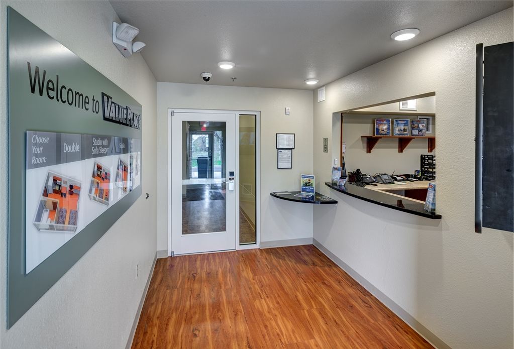 Extended Stay America Select Suites - Wichita - Airport Beltér fotó